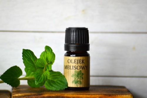 OLEJEK Z MELISY